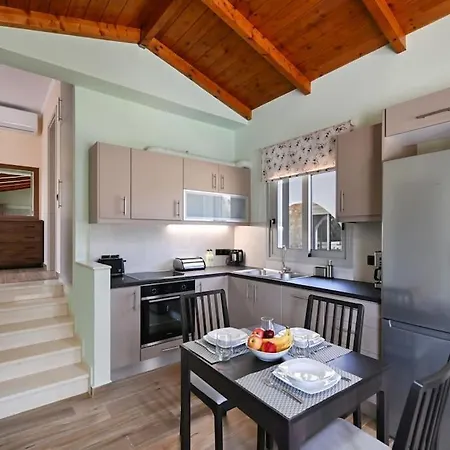 Small Halipoma Laertes Into Town Close Villa Lefkáda