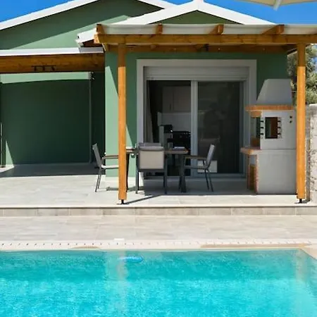 Villa Small Halipoma Laertes Into Town Close