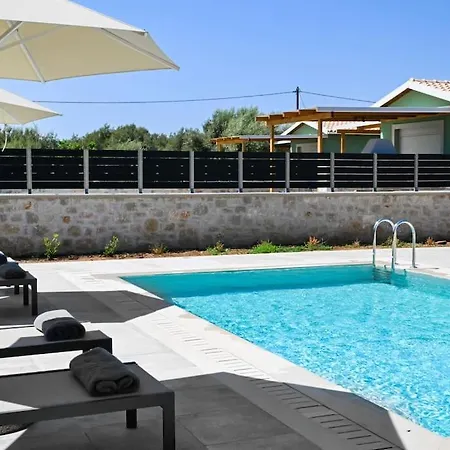 Small Halipoma Laertes Into Town Close Villa