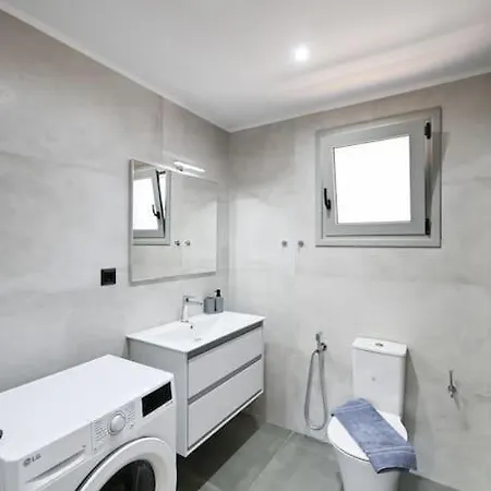 Small Halipoma Laertes Into Town Close Villa